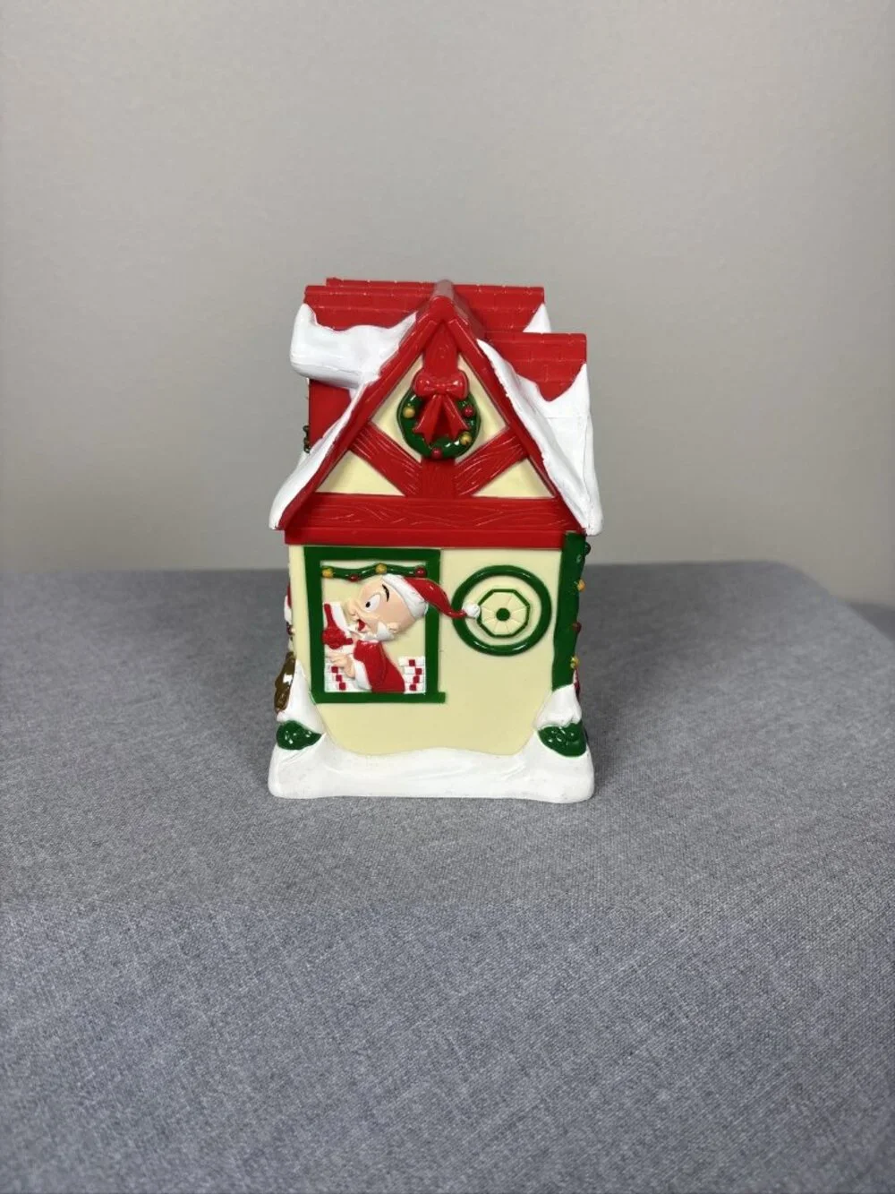 1997 Russell Stover Looney Tunes Christmas Candy Kitchen Coin Bank